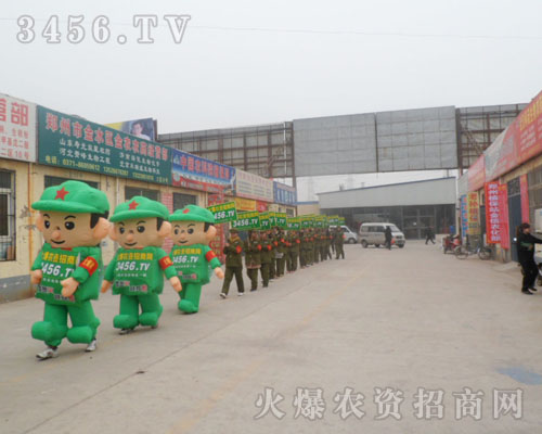 �𱬑�(zh��n)ʿ���r(n��ng)�Y��(hu��)�@��(g��)�����_(t��i)��չʾ����