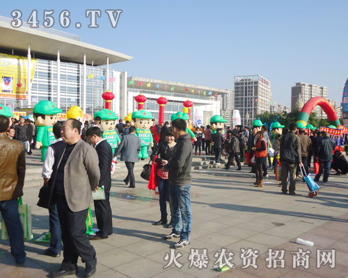 �𱬿�ͨ��ģ�@ʾ���ഺ�����Ĳ������C(j��)