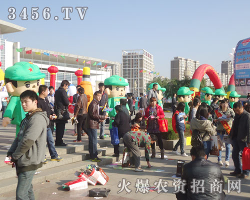 ��ͨ��ģ�(du��)���γ�һ����(sh��)���ɓ����L(f��ng)����