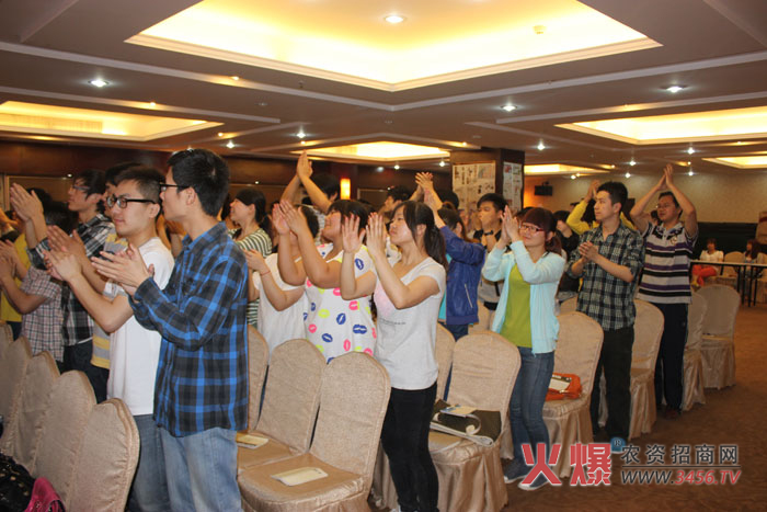 學(xué)員進(jìn)場(chǎng)