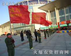 ���۵ľGɫ�����R��һ�����