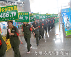 �𱬾Gɫ܊�b������֮���ڳГ�(d��n)�Լ�؟(z��)��